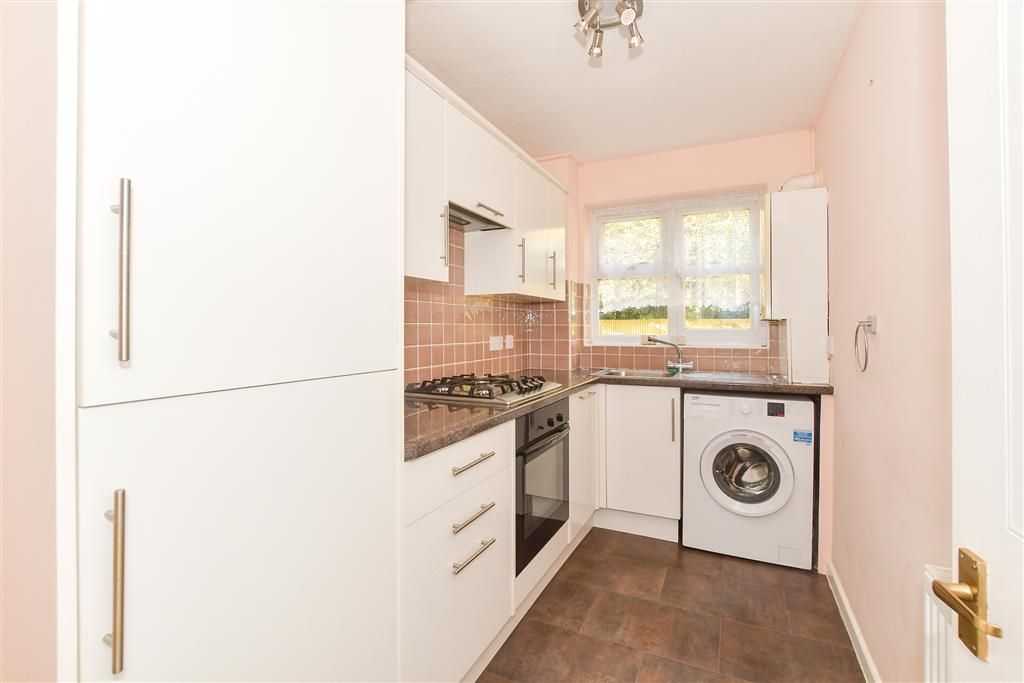 Property photo 1 of 8 Kitchen