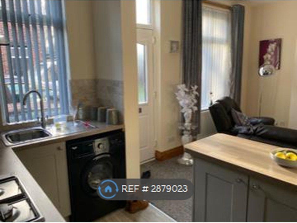 Property photo 1 of 12 Kitchen With Breakfast Bar
