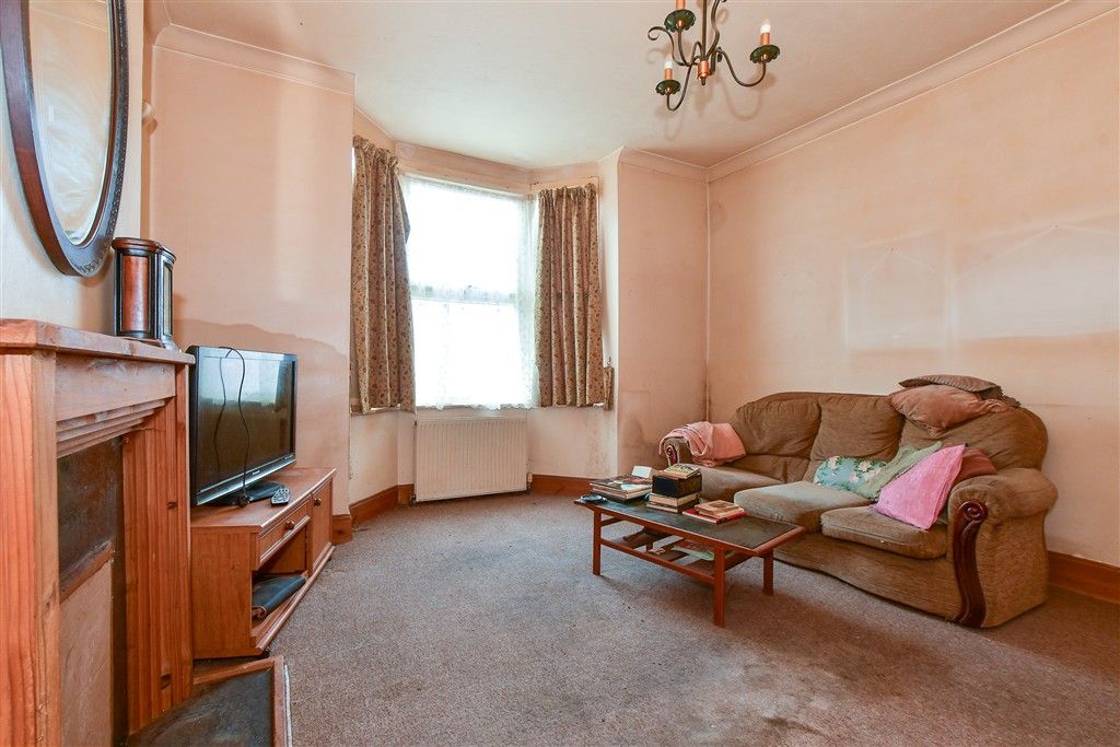 Property photo 1 of 12 Lounge