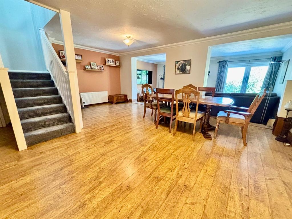 Property photo 2 of 21 Dining Room.Jpeg