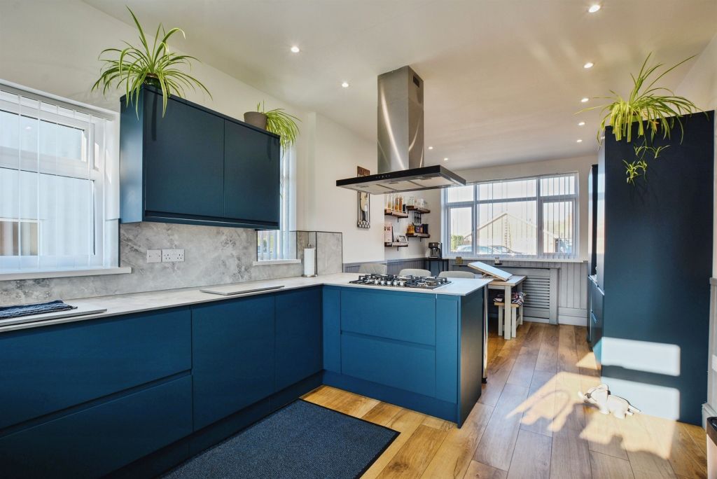 Property photo 2 of 26