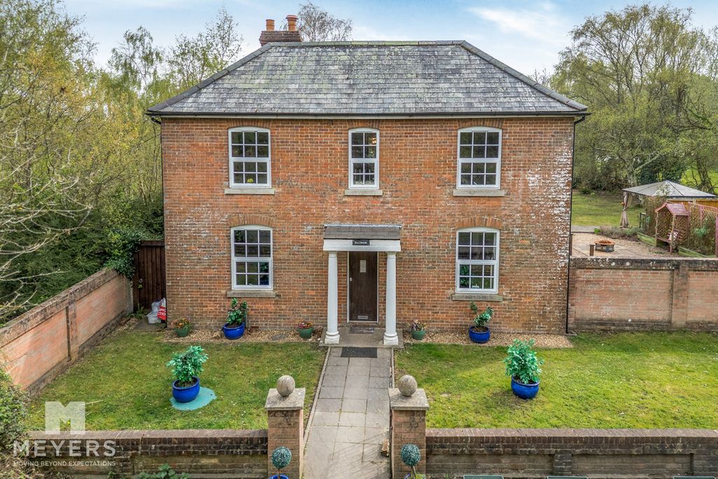 Property photo 2 of 39