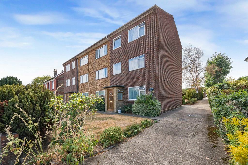 Property photo 1 of 13 External