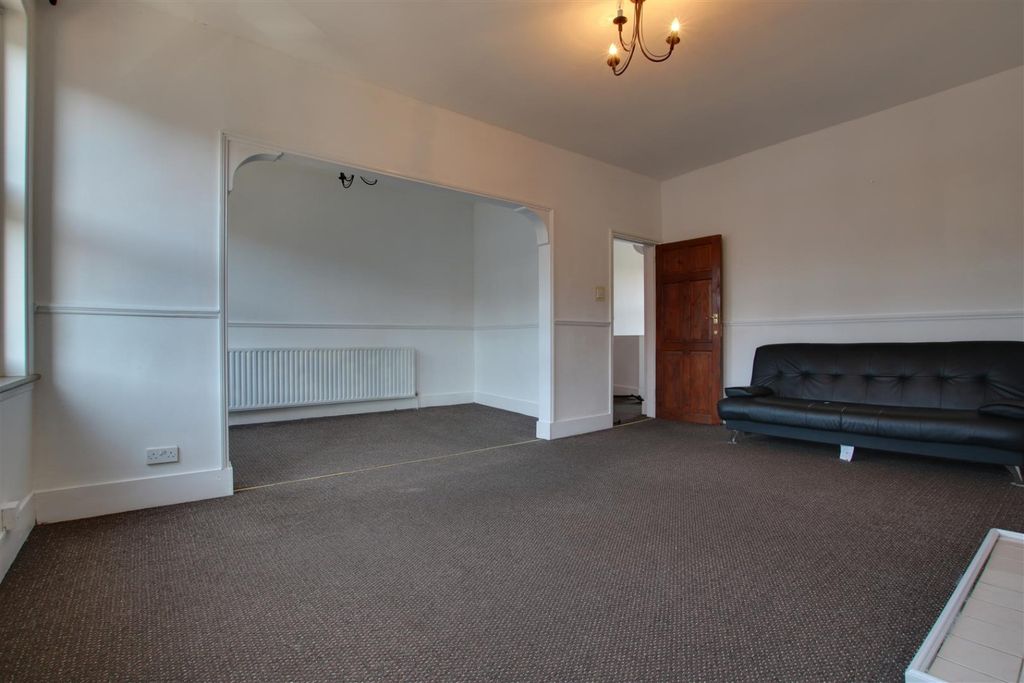 Property photo 2 of 6 5059351