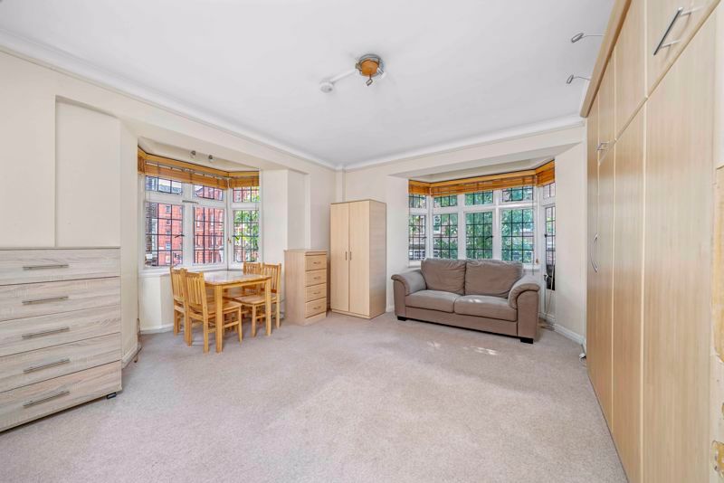 Property photo 1 of 13 Photo 8