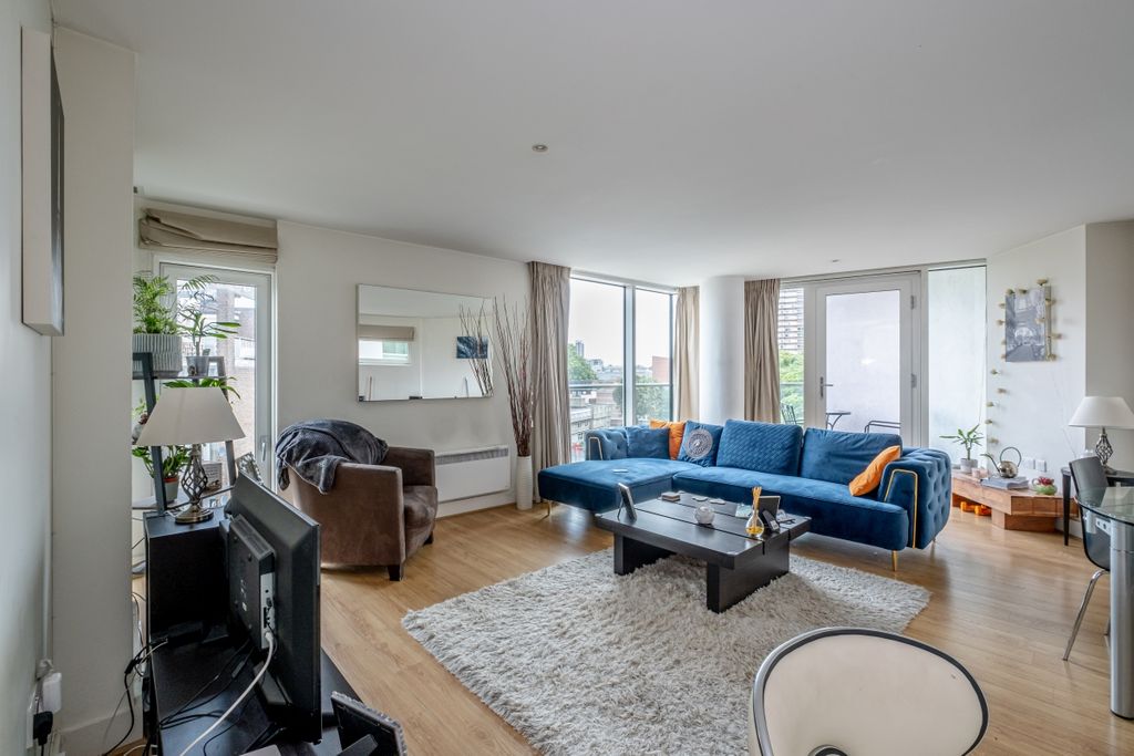Property photo 3 of 13 04