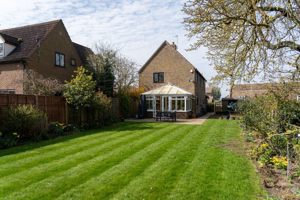 Property photo 2 of 31