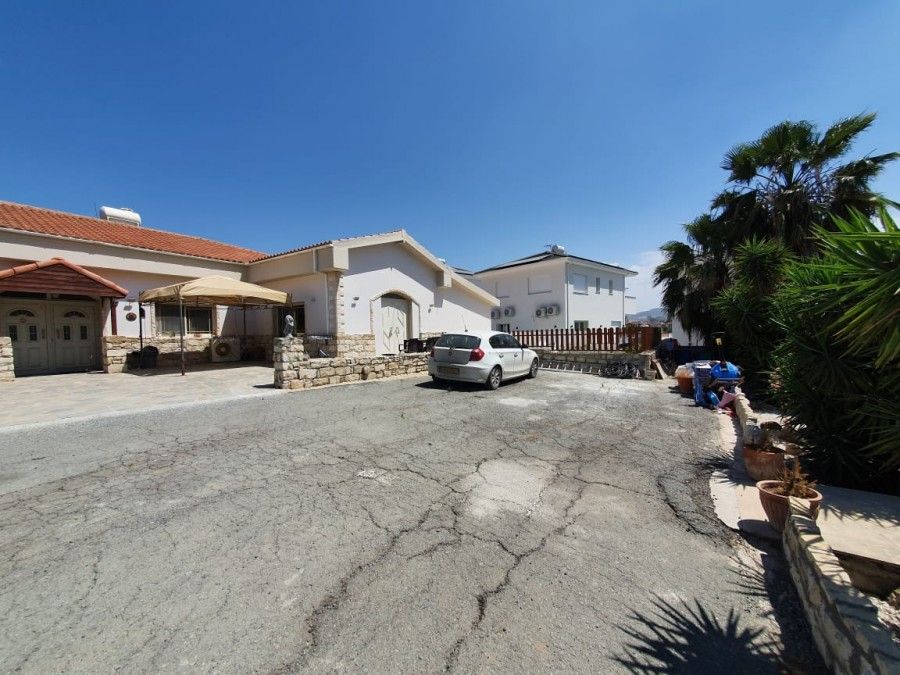 Property photo 2 of 15