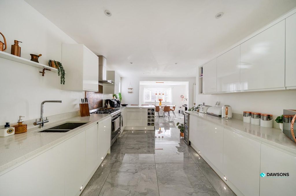 Property photo 3 of 25 F62619B2-9Bdf-4E51-8B0A-82E471Fe233d.Jpg