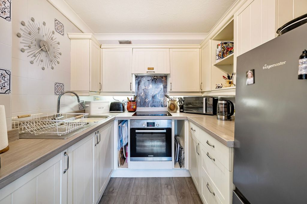 Property photo 2 of 23 Kitchen