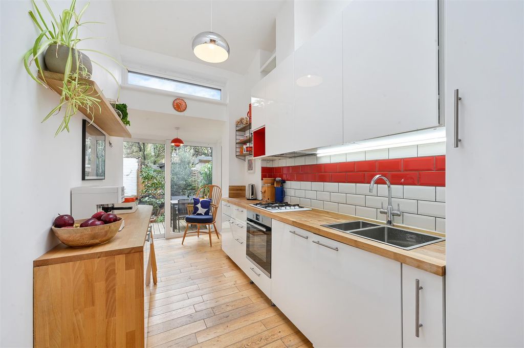 Property photo 2 of 9