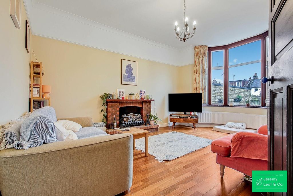 Property photo 1 of 19 Living Room