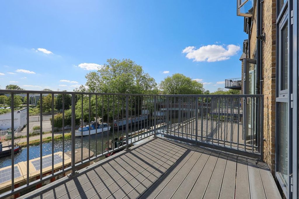 Property photo 3 of 13 Balcon (3)