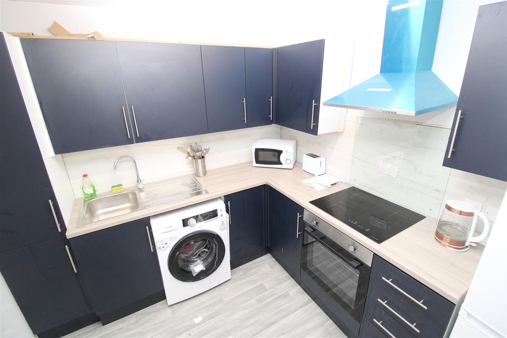 Property photo 1 of 3 Kitchen