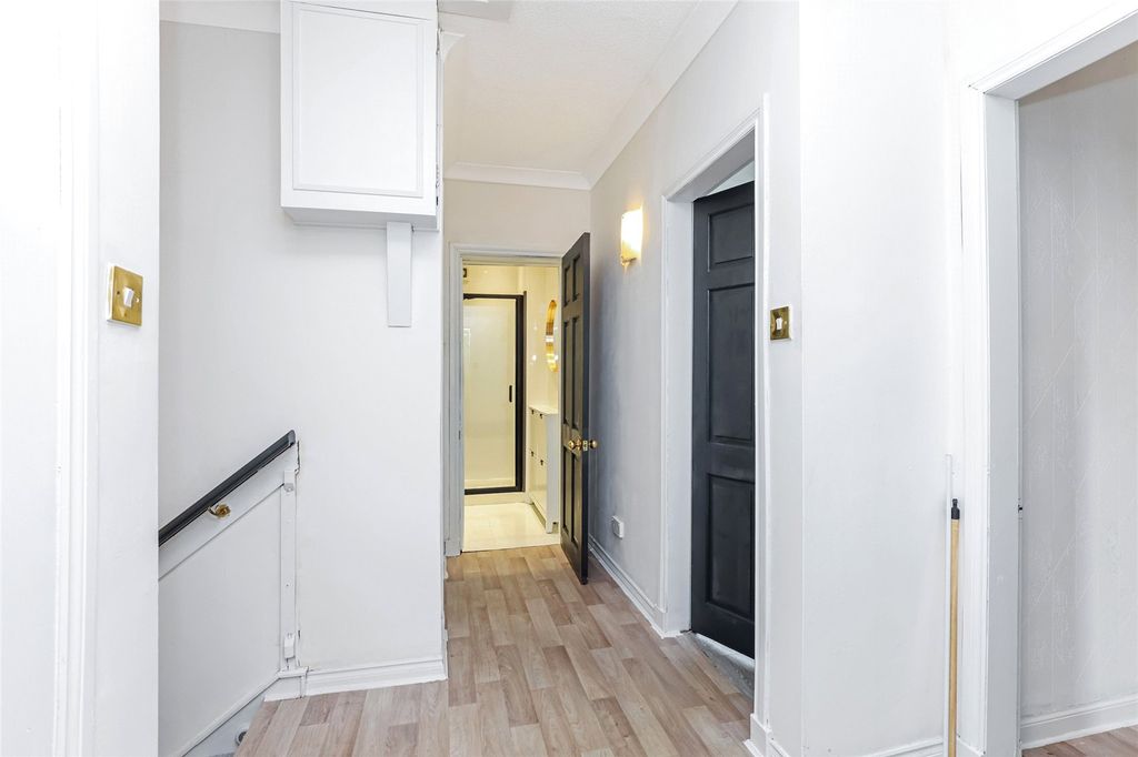 Property photo 3 of 15 Picture No. 11