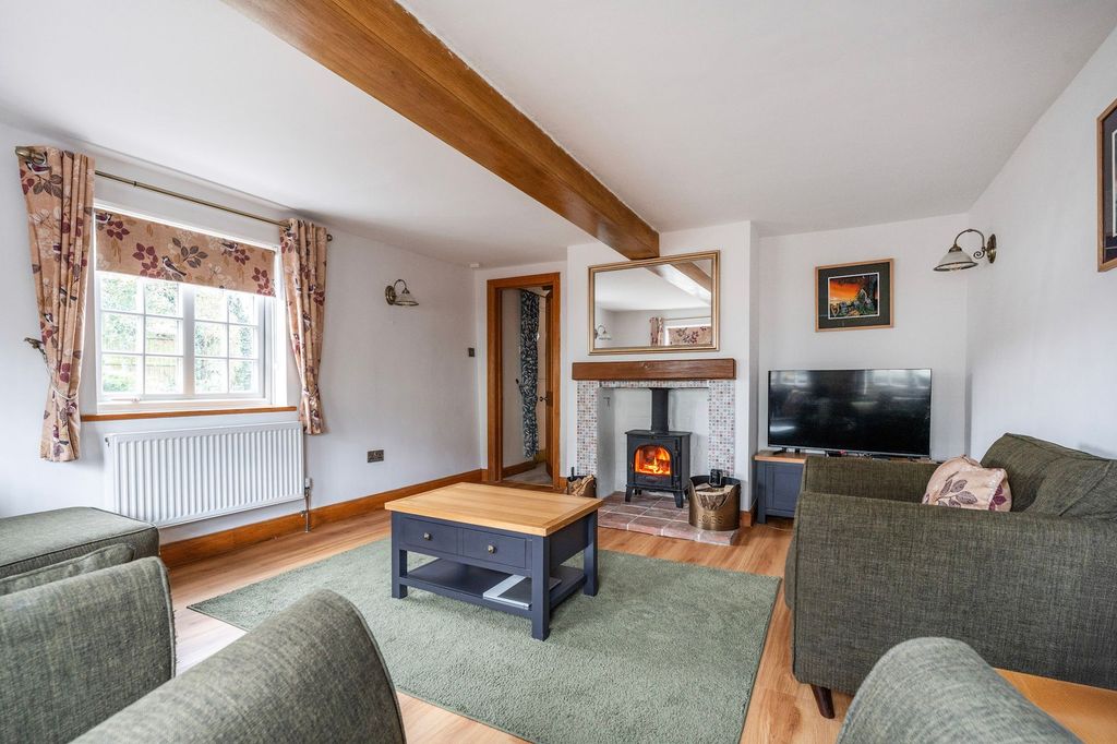 Property photo 2 of 28