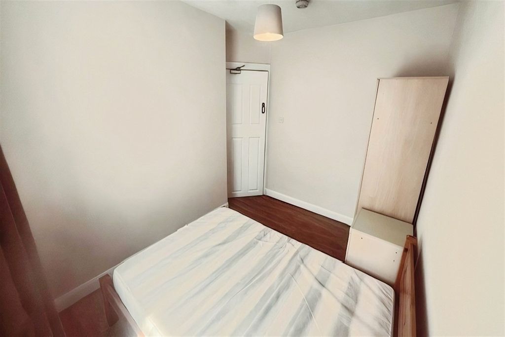 Property photo 2 of 6 (Main)