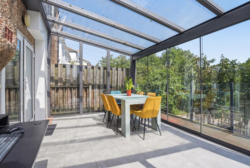 Property photo 1 of 14 9