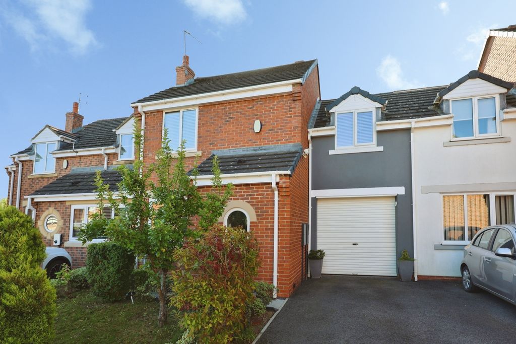 Property photo 1 of 17 Pbox-Img.Jpg