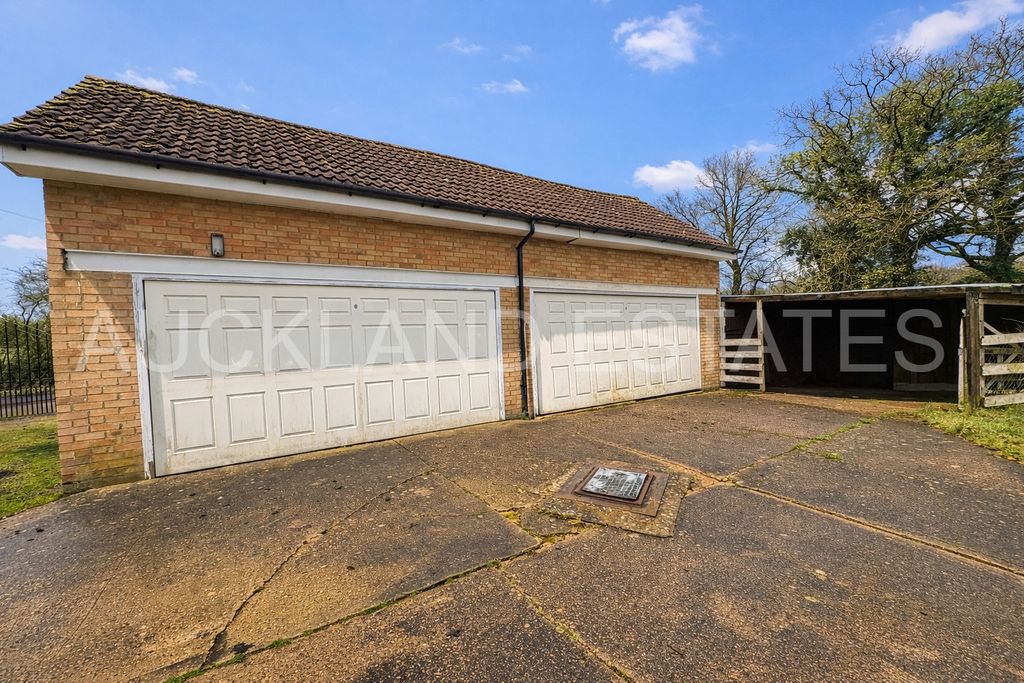 Additional image 43 of 5 bed detached house for saleFoxes Lane, Brookmans Park AL9