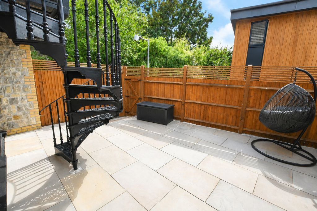 Property photo 2 of 22 Photo 22