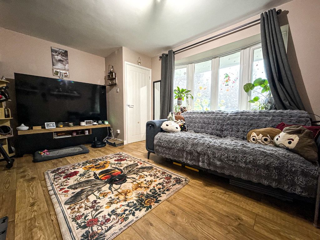 Property photo 3 of 11 4796443