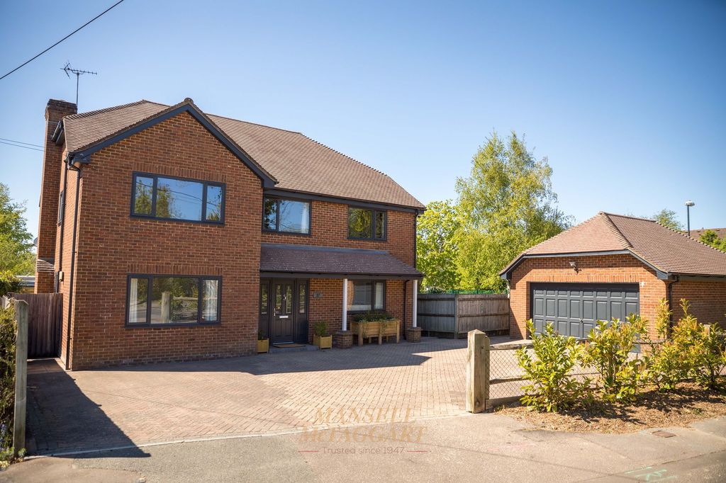 Property photo 1 of 32