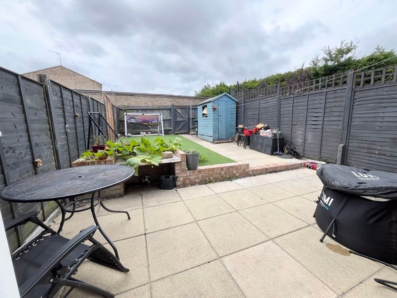 Property photo 3 of 11 Garden