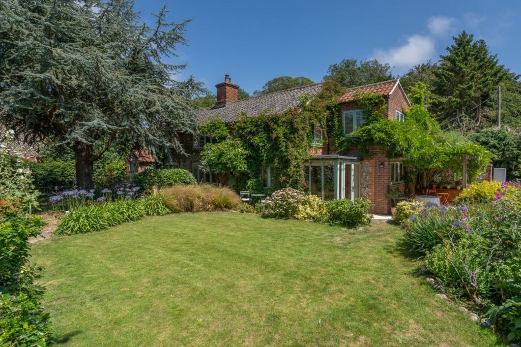 Property photo 1 of 34