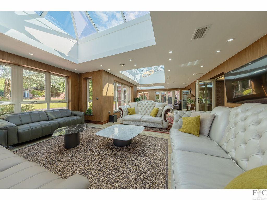 Additional image 10 of 8 bed detached house for sale8 Blackthorn Lane, Oadby LE2