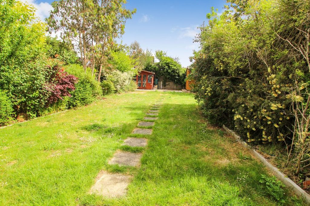 Property photo 2 of 17