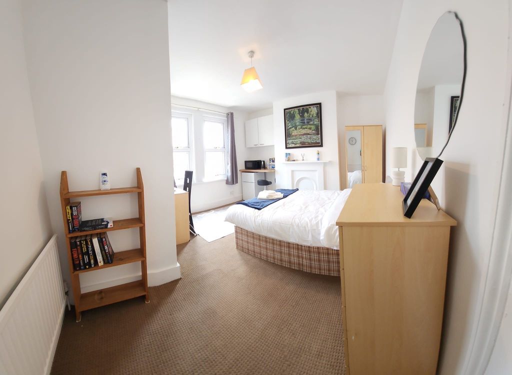 Property photo 2 of 5