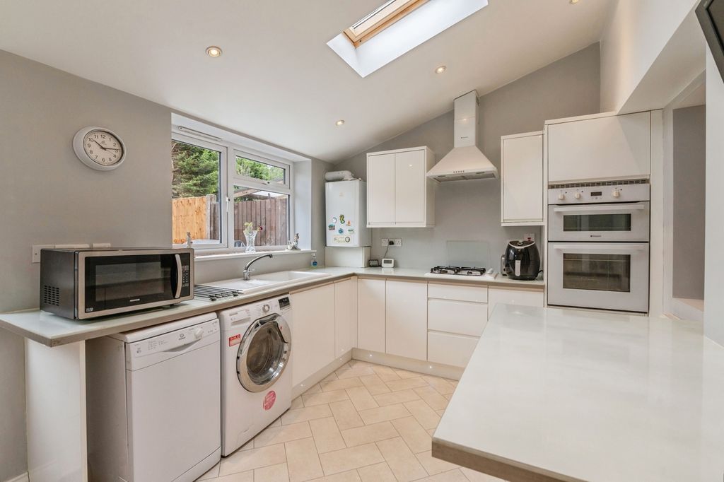 Property photo 3 of 25 Pbox-Img.Jpg