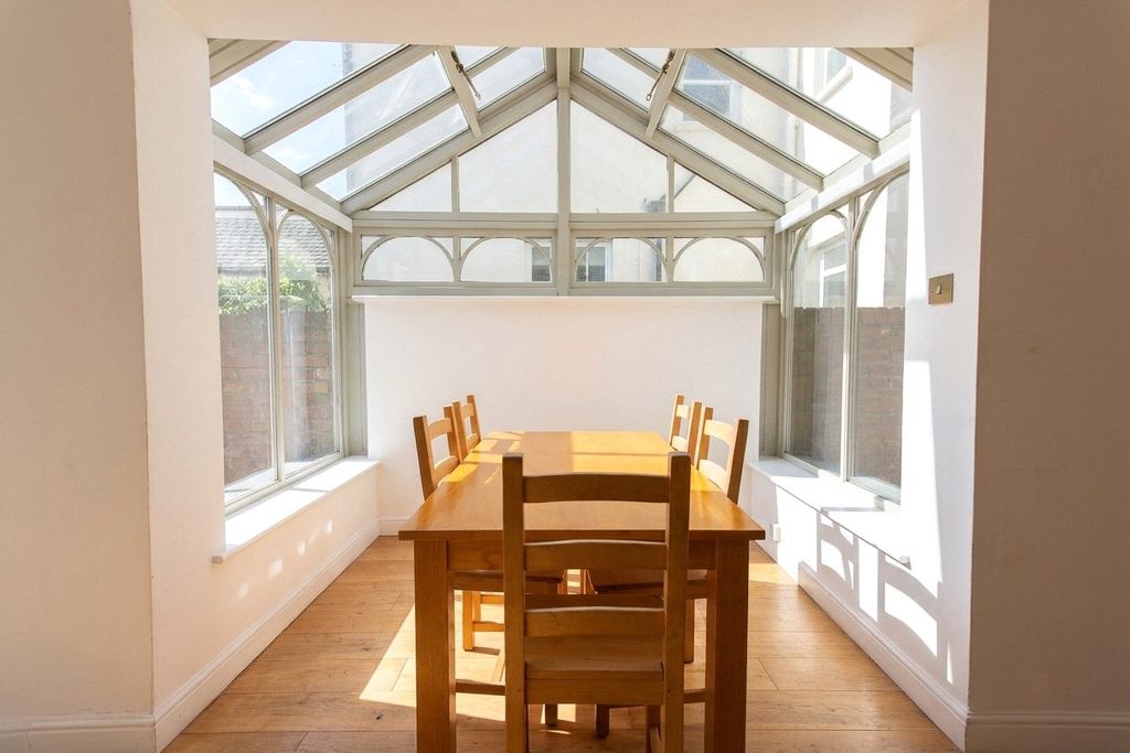 Property photo 2 of 11 Picture No. 10