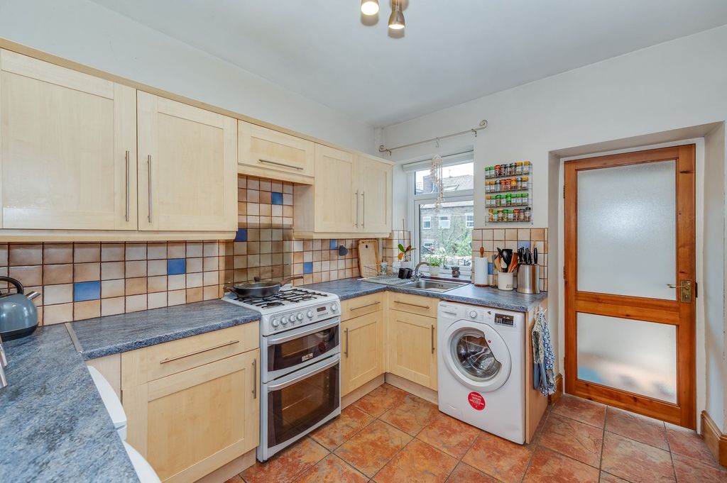 Property photo 2 of 18