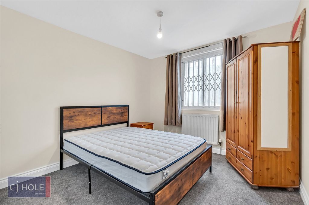 Property photo 2 of 16 Picture No. 29