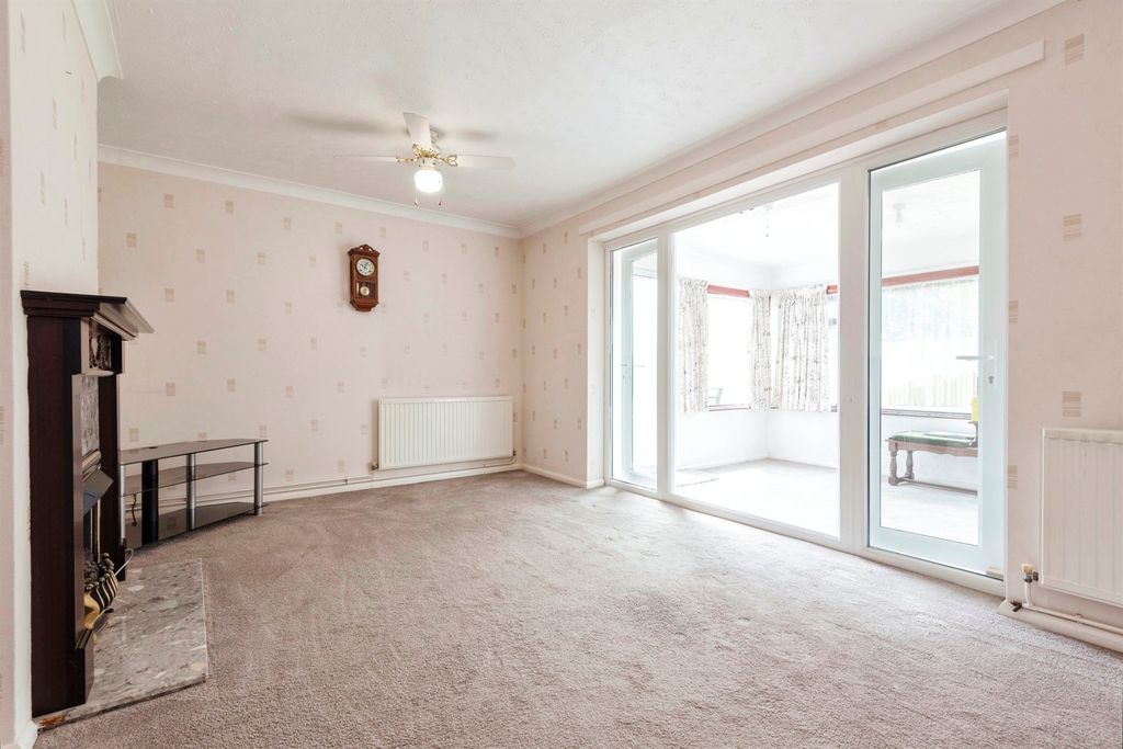 Property photo 3 of 16