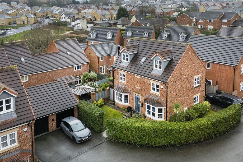 Property photo 1 of 37