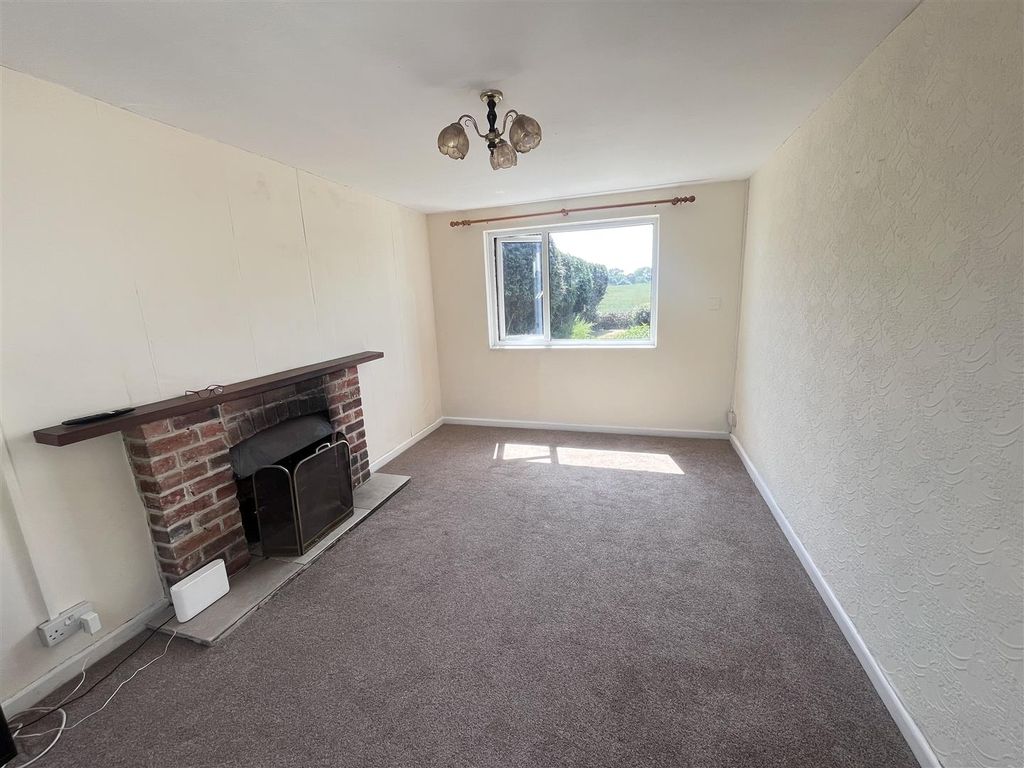 Property photo 2 of 11 Sitting Room