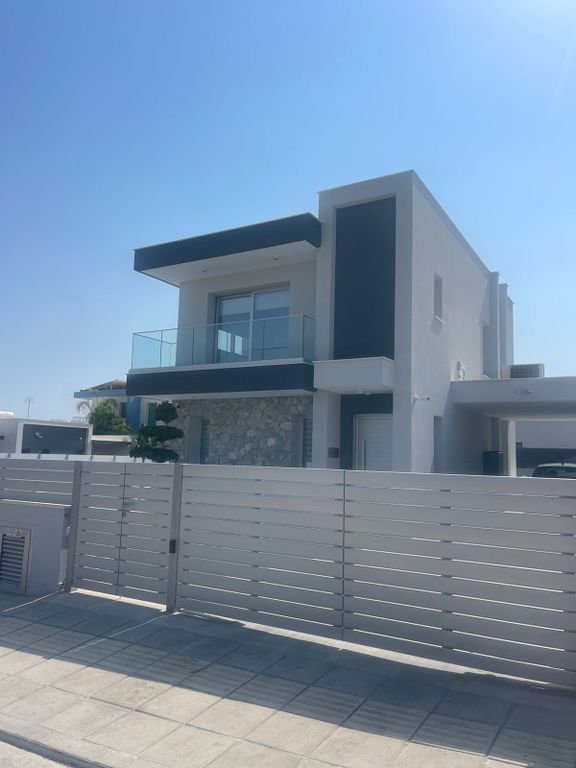 Property photo 3 of 15