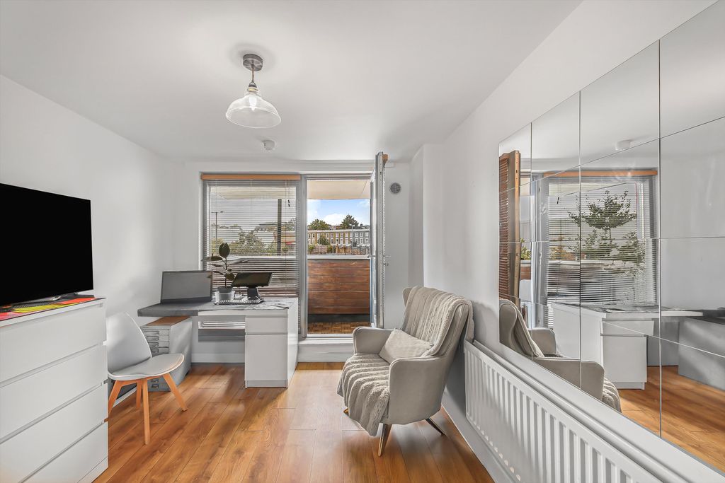 Property photo 2 of 11 Image