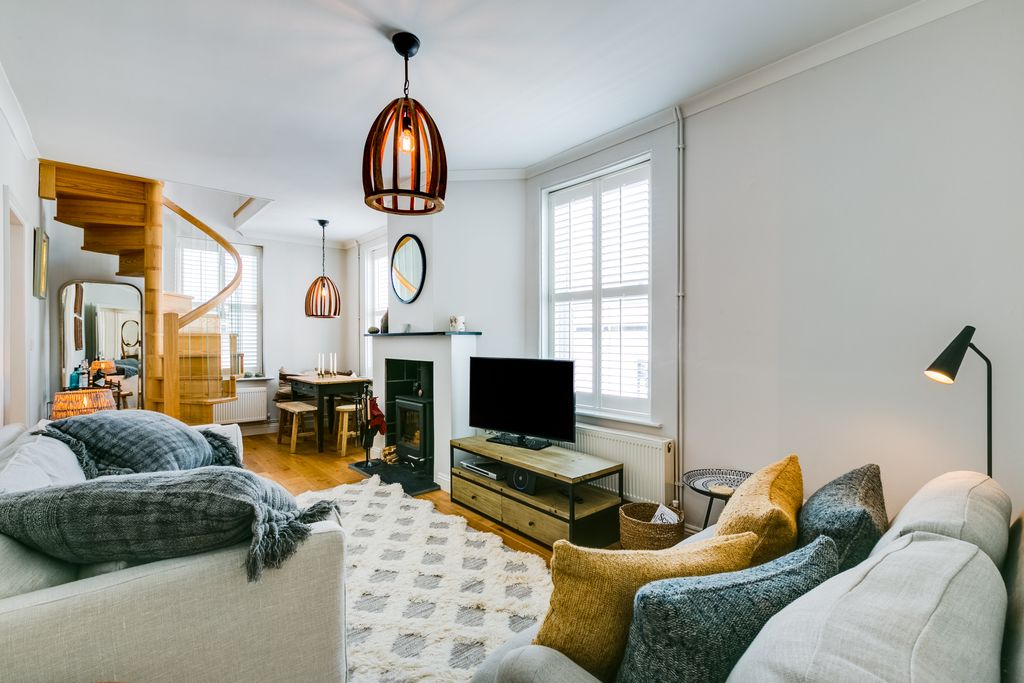 Property photo 2 of 19 62680E9Bb0B2A_Tidekeepers Cottage-15