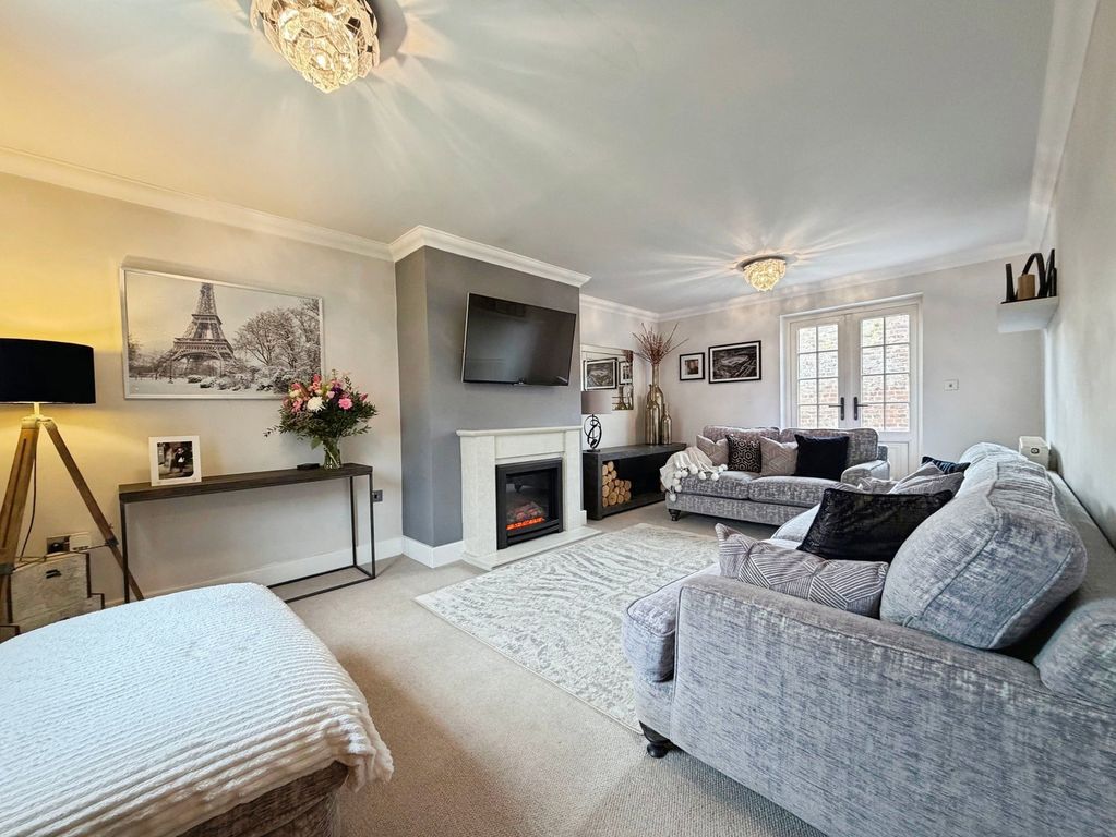 Property photo 2 of 37