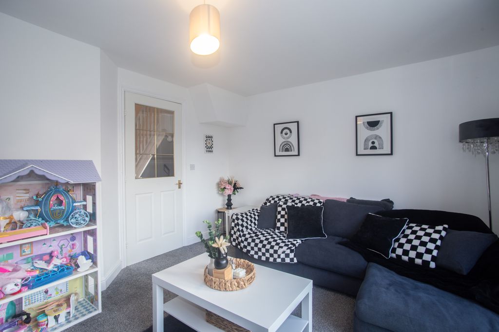 Property photo 3 of 26