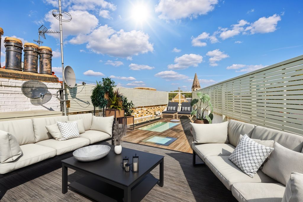 Property photo 3 of 14 Picture No. 16