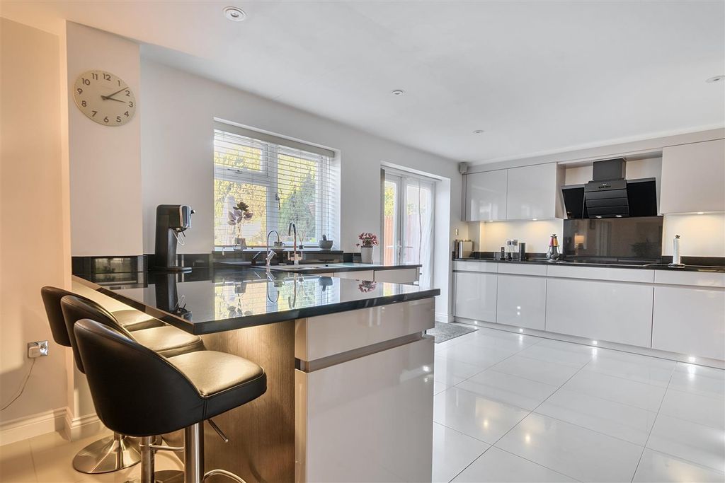 Property photo 1 of 22 1381924-26-691B588154Abc.Jpg