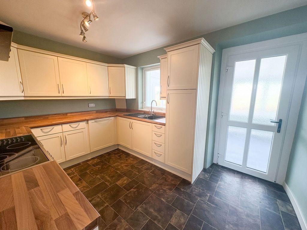 Property photo 3 of 36