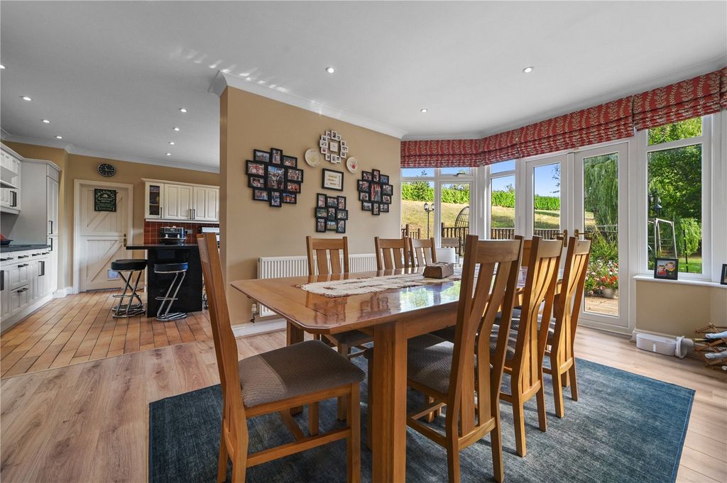 Property photo 3 of 30 Kitchen Diner