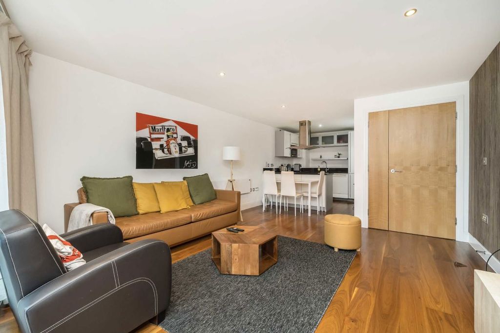 Property photo 3 of 6