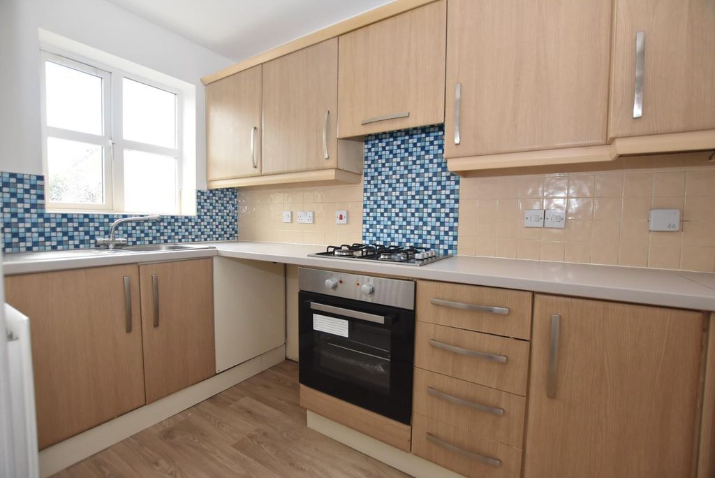 Property photo 3 of 7 Kitchen.Jpg